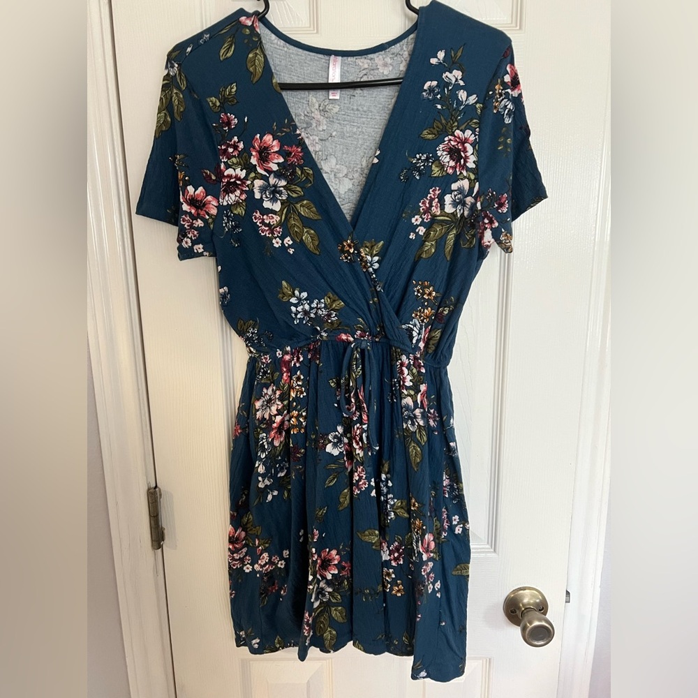 Women’s V-Neck Floral Dress
